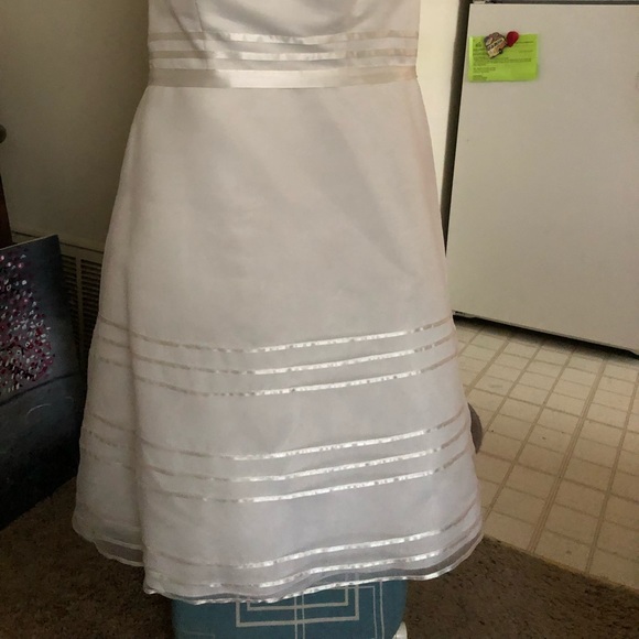 Strapless party dress from David Bridal - Picture 2 of 5